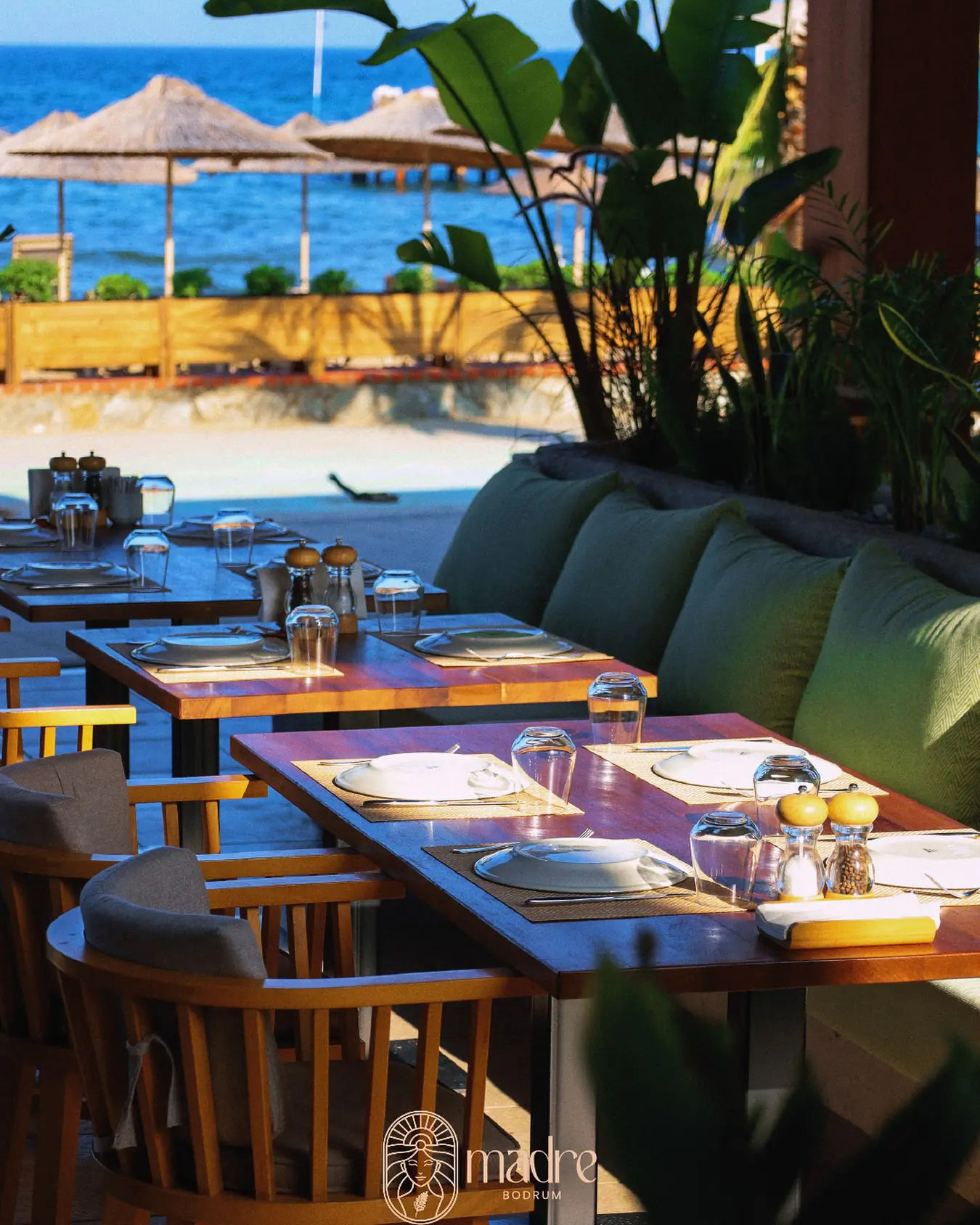 Madre Bodrum: laid tables overlooking the sea