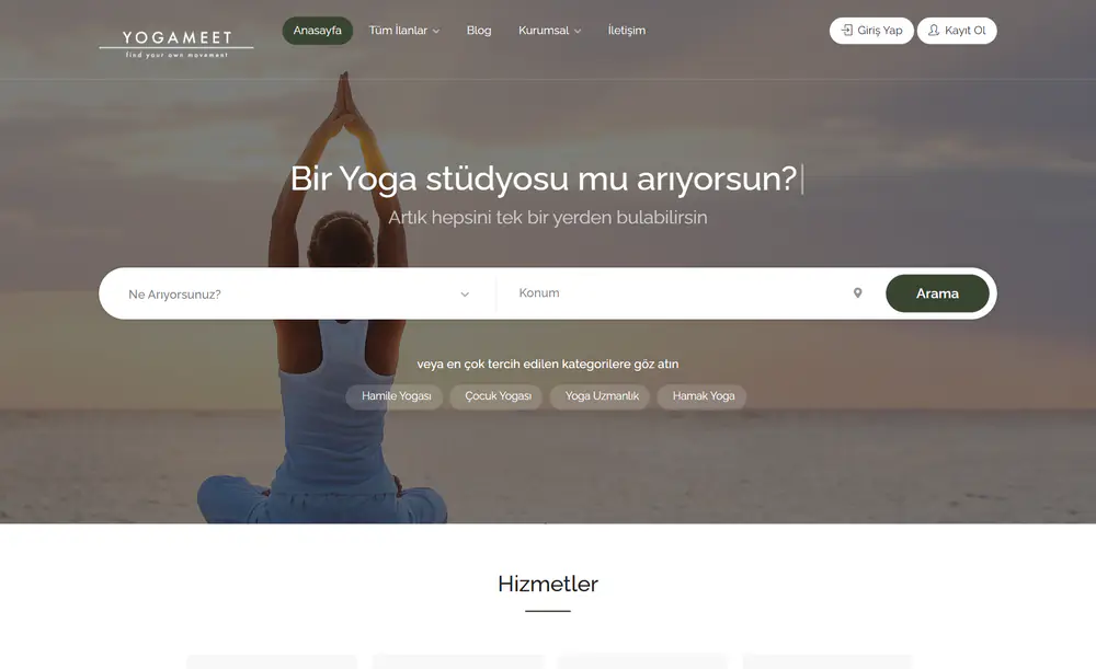 Yogameet home page: the heading “Bir yoga stüdyosu mu arıyorsun” (Looking for a yoga studio) with class and location search